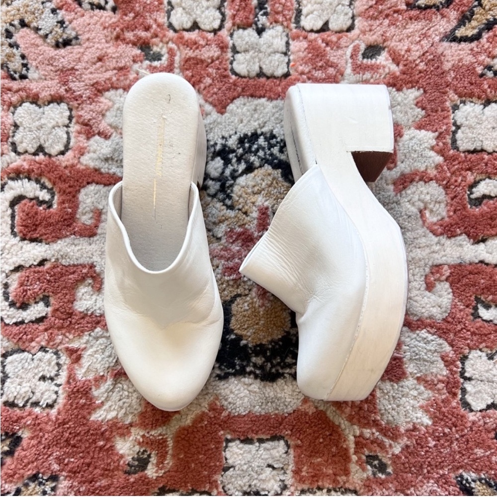 Intentionally Blank 12 Dozen Platform Clogs Mules White 36
